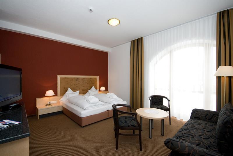 Hotel Amadeus Micheluzzi ザーファウス エクステリア 写真