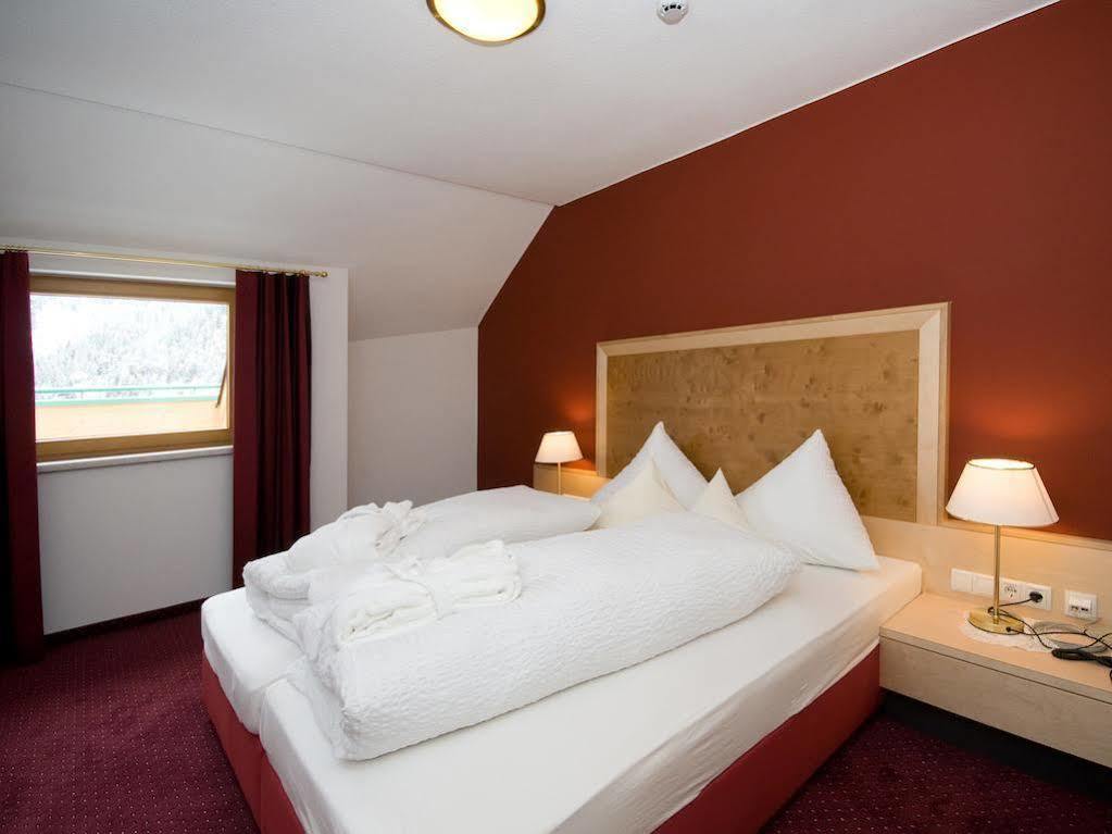 Hotel Amadeus Micheluzzi ザーファウス エクステリア 写真