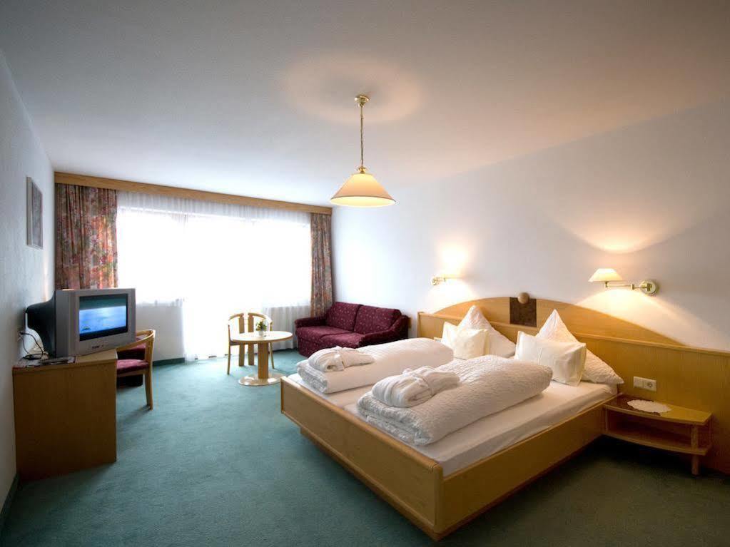 Hotel Amadeus Micheluzzi ザーファウス エクステリア 写真
